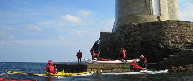 Accostage en kayak au phare de la croix